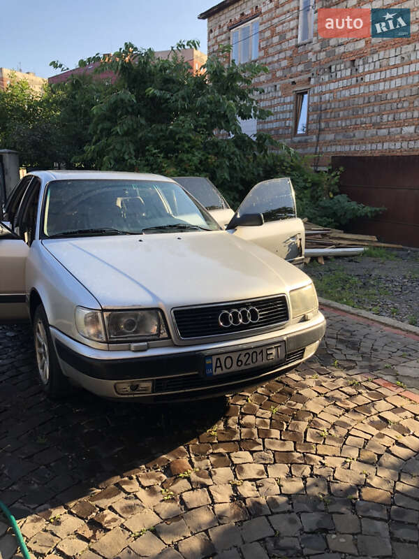 Седан Audi 100 1991 в Мукачево