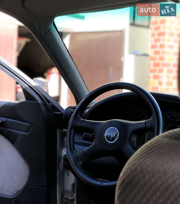 Седан Audi 100 1991 в Мукачево