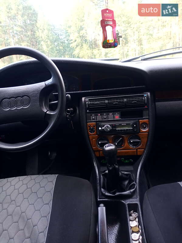 Седан Audi 100 1992 в Рокитном
