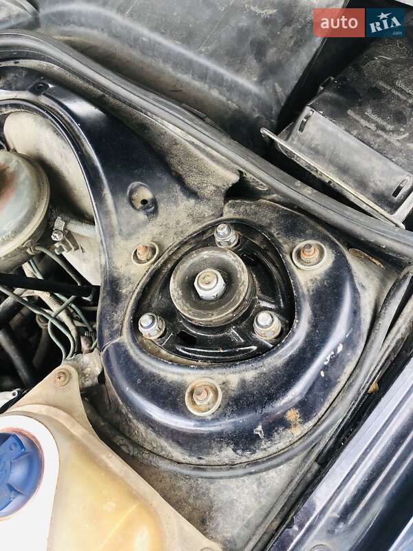 Седан Audi 100 1993 в Буче