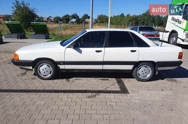 Седан Audi 100 1990 в Черновцах