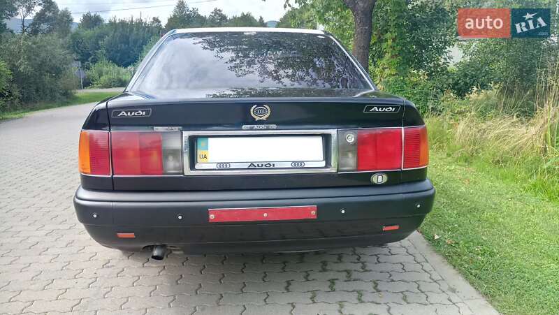 Седан Audi 100 1991 в Сваляве