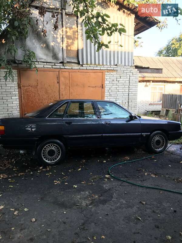 Седан Audi 100 1989 в Луцке