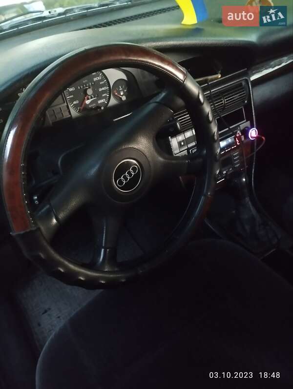 Седан Audi 100 1993 в Ровно