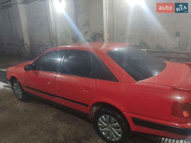 Седан Audi 100 1993 в Сновске