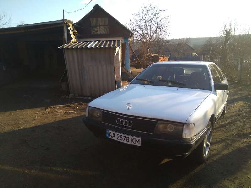 Седан Audi 100 1986 в Чечельнике