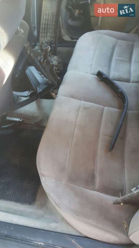 Седан Audi 100 1984 в Хусті