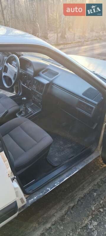 Седан Audi 100 1987 в Костополе