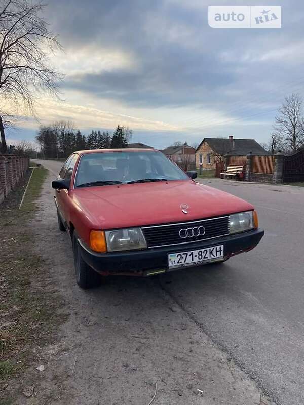 Седан Audi 100 1986 в Заречном