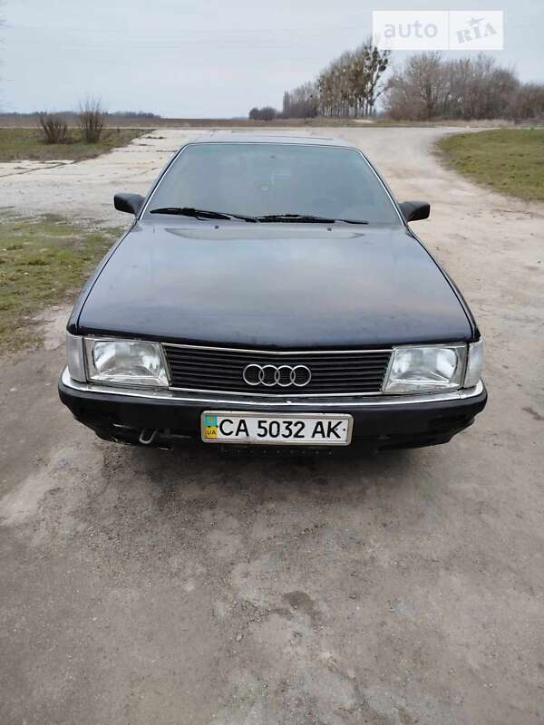 Седан Audi 100 1990 в Лысянке