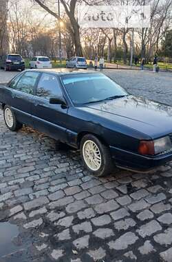Седан Audi 100 1987 в Одессе
