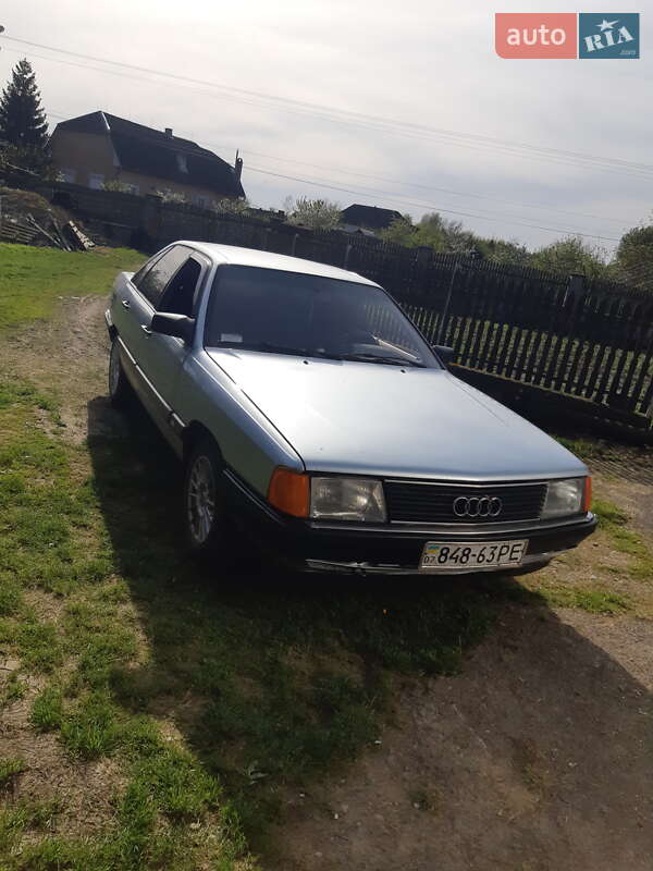 Седан Audi 100 1987 в Чопі фото Седан Audi 100 1987 в Чопі