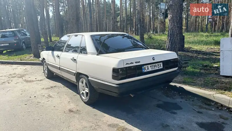 Audi 100