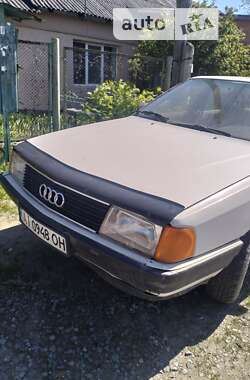 Седан Audi 100 1984 в Виннице