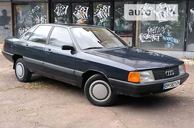 Седан Audi 100 1987 в Глухове