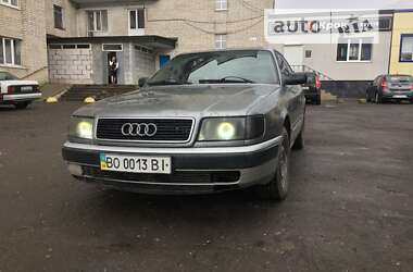 Седан Audi 100 1991 в Волочиске