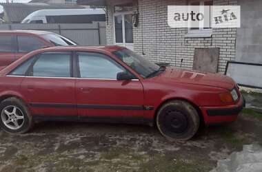 Седан Audi 100 1992 в Старых Петровцах