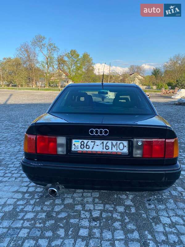 Седан Audi 100 1991 в Кельменцах