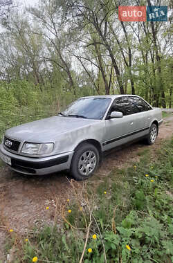 Седан Audi 100 1991 в Кельменцях