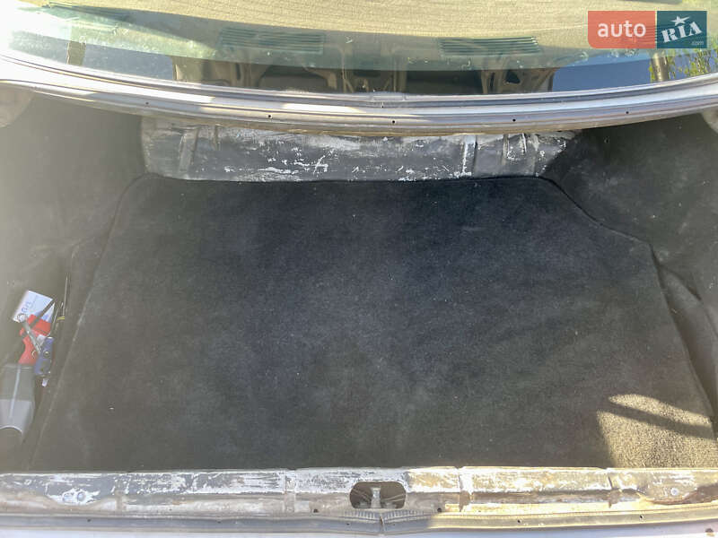 Седан Audi 100 1988 в Луцьку