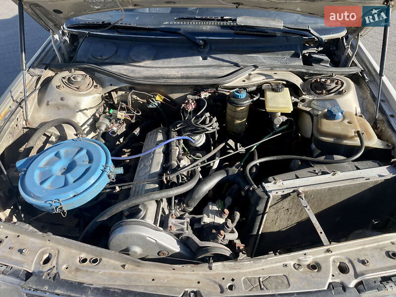 Седан Audi 100 1988 в Луцьку
