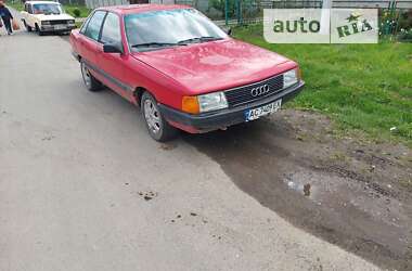 Седан Audi 100 1988 в Млиніві