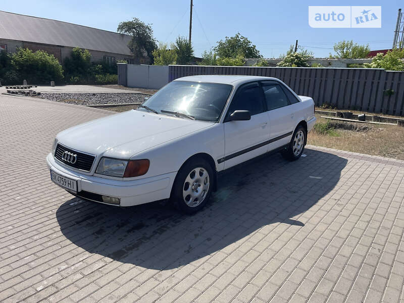 Седан Audi 100 1992 в Гоще