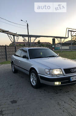 Седан Audi 100 1991 в Мукачево