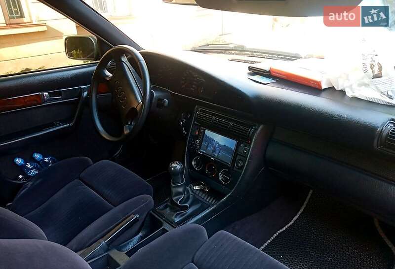 Седан Audi 100 1991 в Черновцах