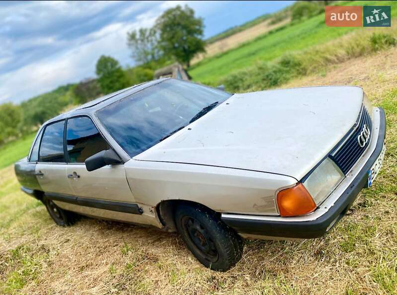Седан Audi 100 1987 в Львове