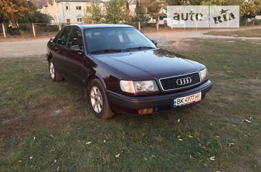 Седан Audi 100 1993 в Березному