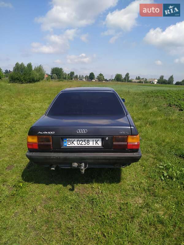 Седан Audi 100 1990 в Ровно