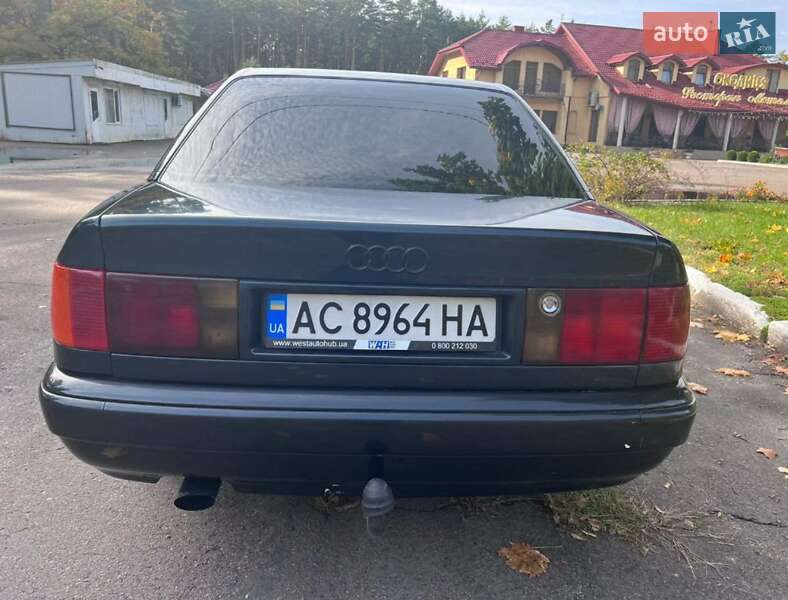 Седан Audi 100 1994 в Любешове