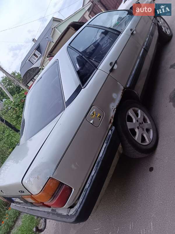 Седан Audi 100 1983 в Ніжині