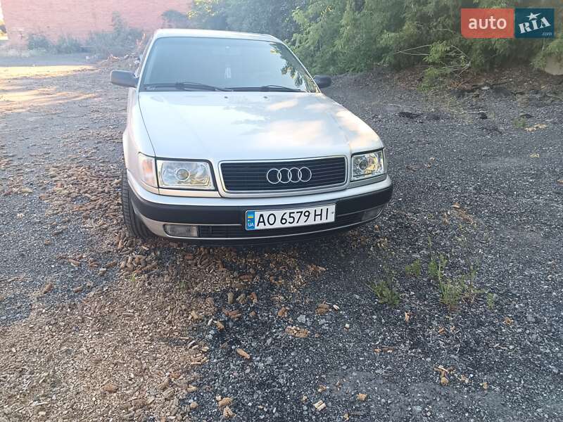 Седан Audi 100 1992 в Знаменовке