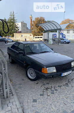 Седан Audi 100 1988 в Чорткові