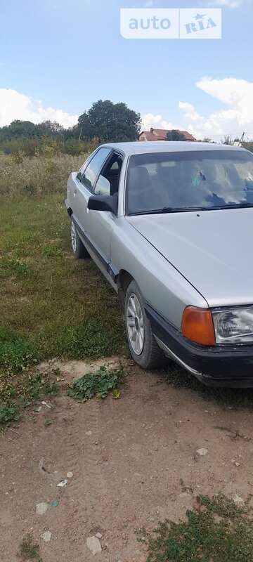 Седан Audi 100 1990 в Черновцах