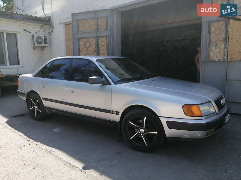 Седан Audi 100 1991 в 