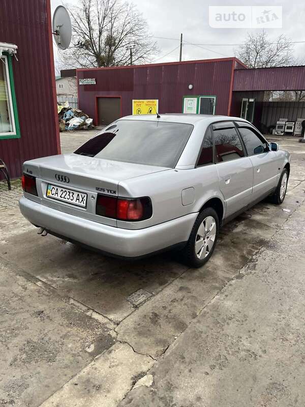 Седан Audi 100 1992 в Монастырище