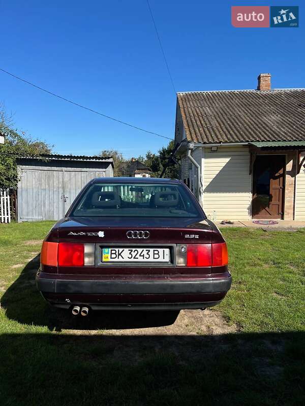 Седан Audi 100 1992 в Костополе