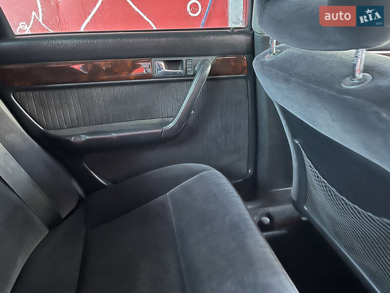 Седан Audi 100 1993 в Києві