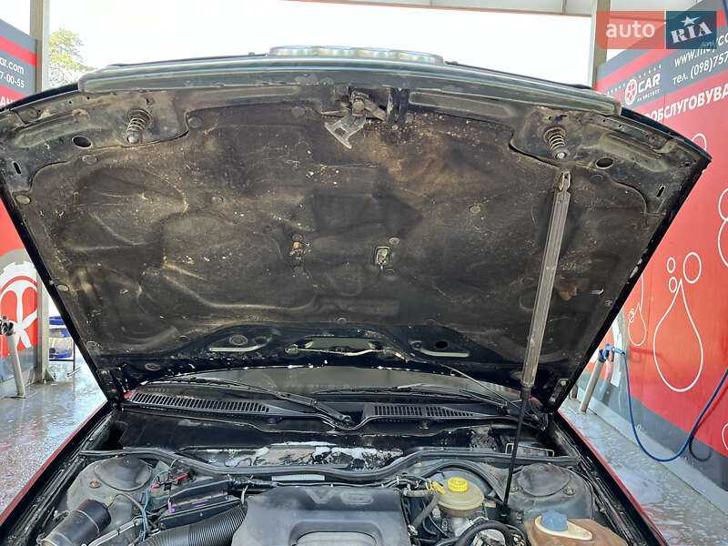 Седан Audi 100 1993 в Києві