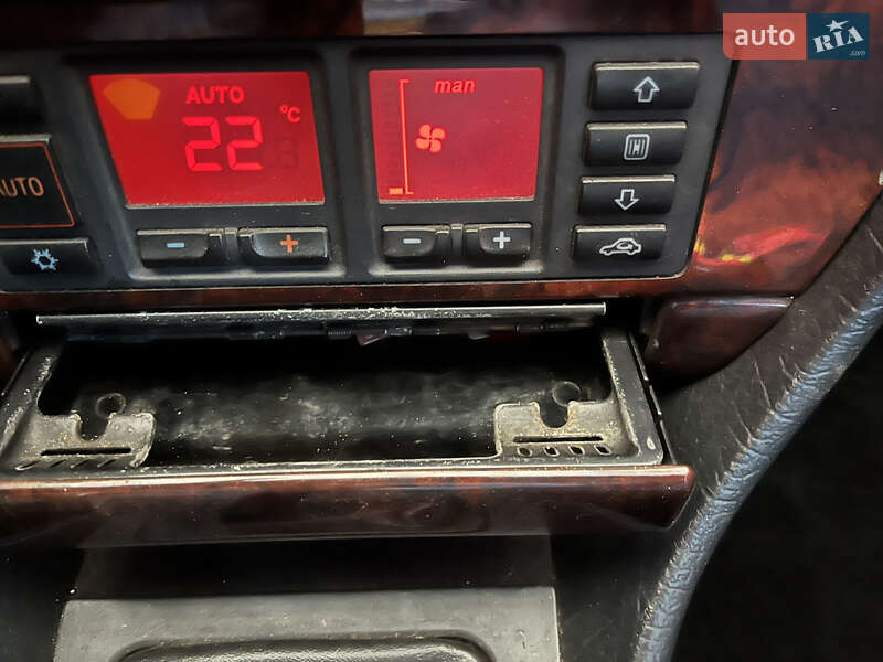 Седан Audi 100 1993 в Києві