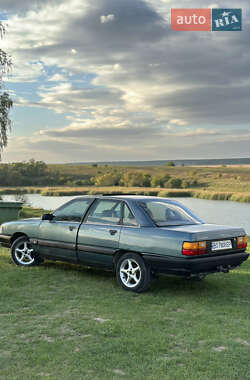 Седан Audi 100 1990 в 