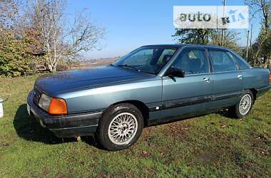 Седан Audi 100 1989 в Черновцах