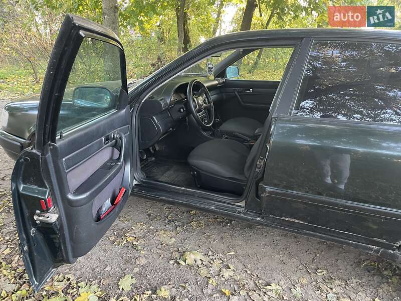 Седан Audi 100 1993 в Луцке