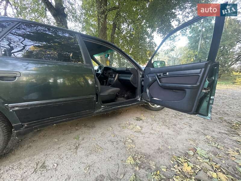 Седан Audi 100 1993 в Луцке