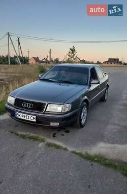 Седан Audi 100 1992 в Березному