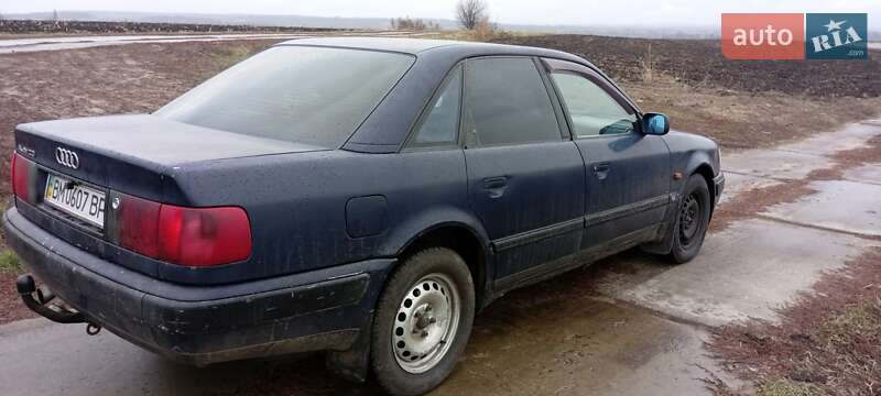 Седан Audi 100 1993 в Лохвице