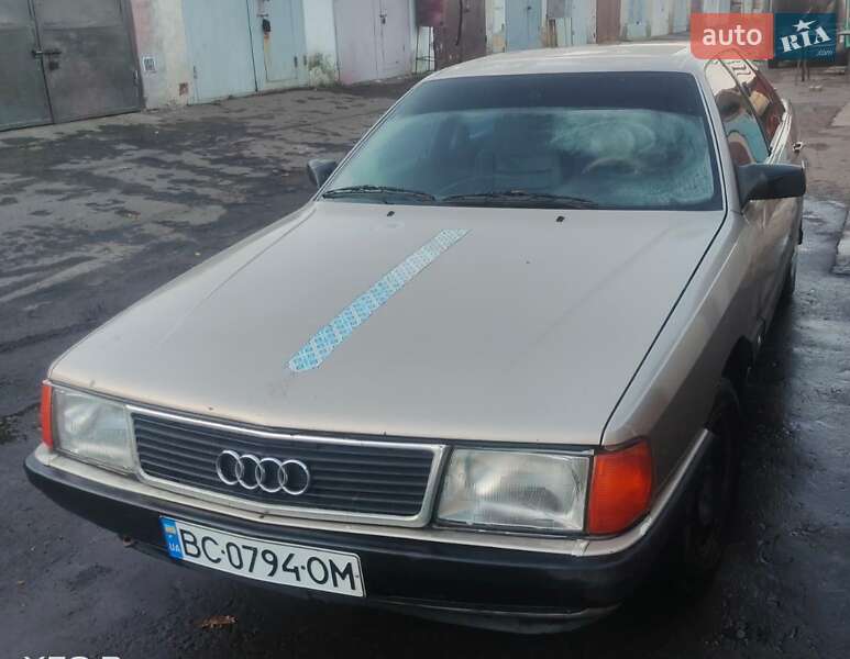 Седан Audi 100 1987 в Шептицькому